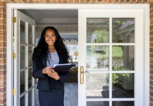 Benefits of Real Estate Services That Buyers and Sellers Enjoy